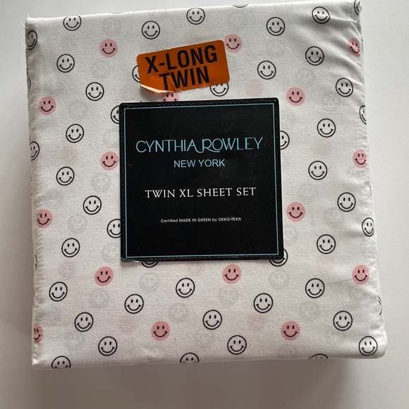 Cynthia Rowley White and Pink Smiley Face Twin XL Sheet Set NEW - Picture 1 of 6